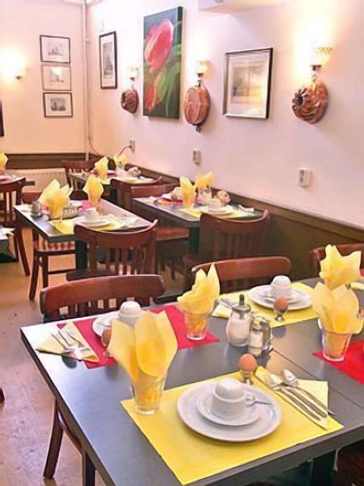 amsterdam hostel sarphati