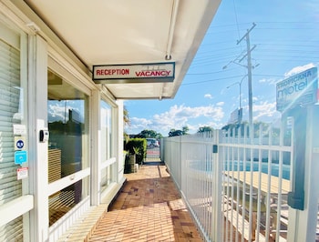 Tropicana Motel,Gold Coast>>Broadbeach,4 star