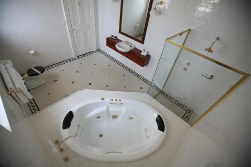 largs pier hotel motel