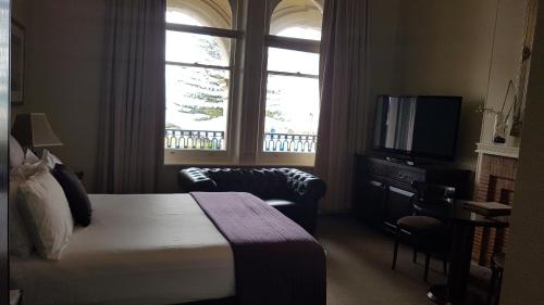 largs pier hotel motel