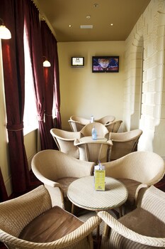 largs pier hotel motel