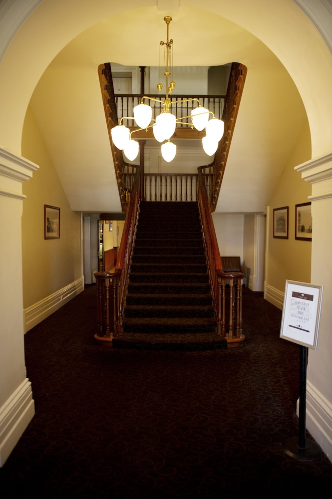 largs pier hotel motel