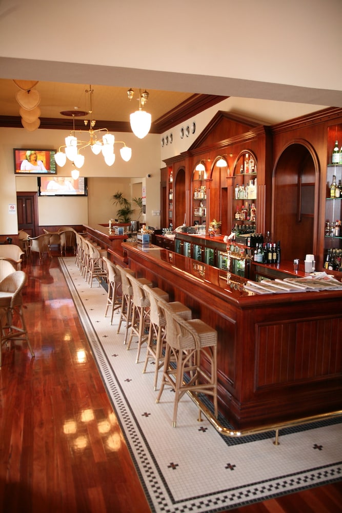 largs pier hotel motel