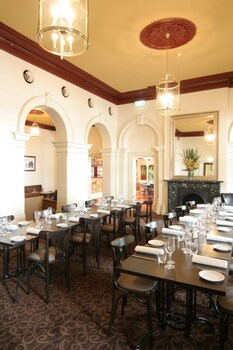 largs pier hotel motel