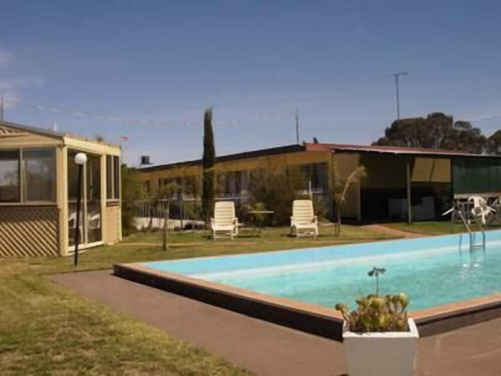 darlot motor inn