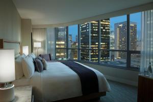 Vancouver Marriott Pinnacle Downtown,North Vancouver>>Coal Harbour,4 star