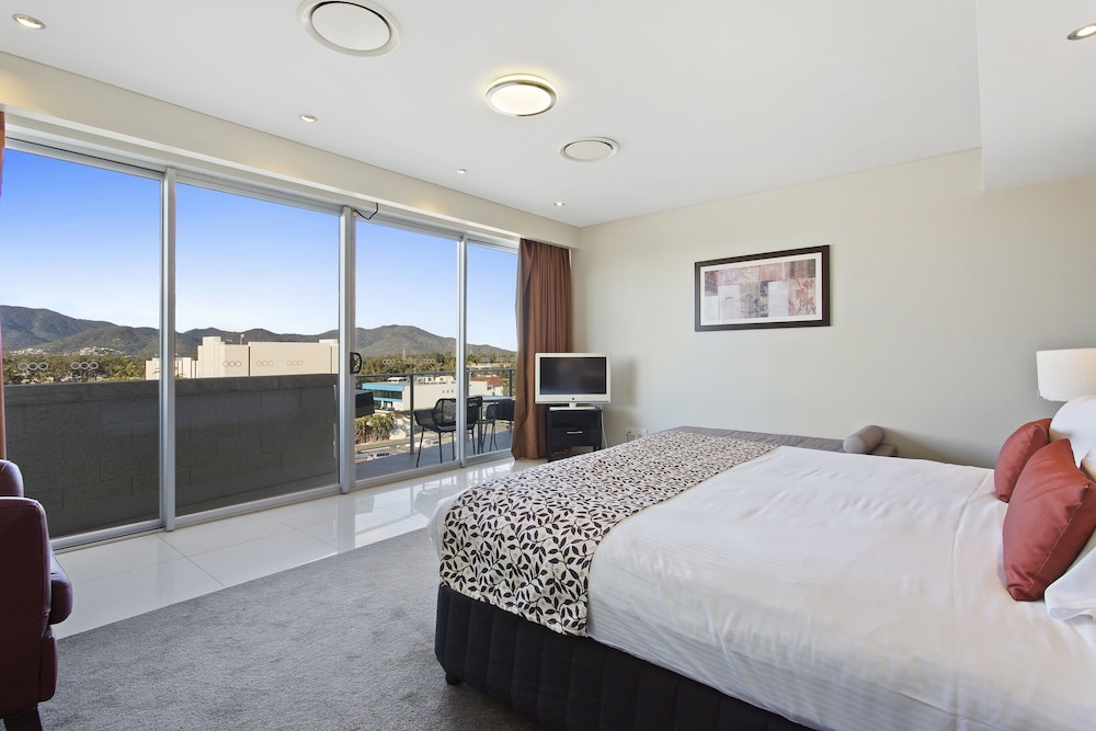 cbd luxury accommodation