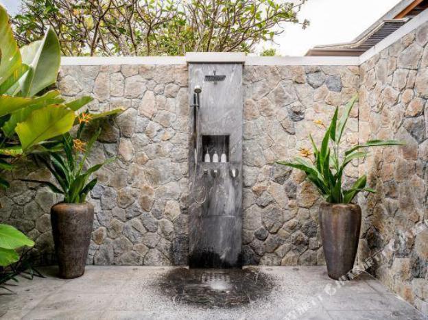 miskawaan beachfront villas