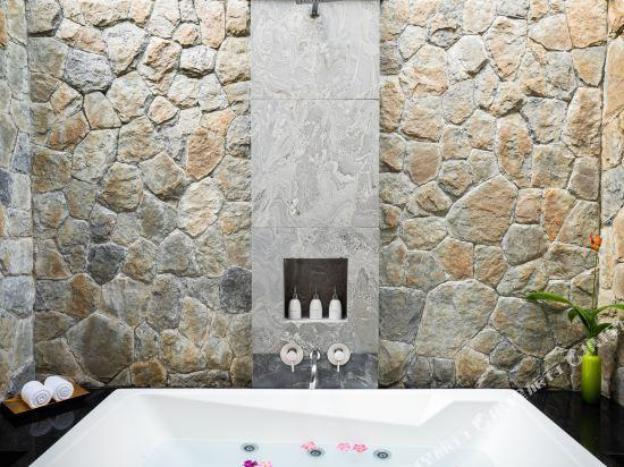 miskawaan beachfront villas