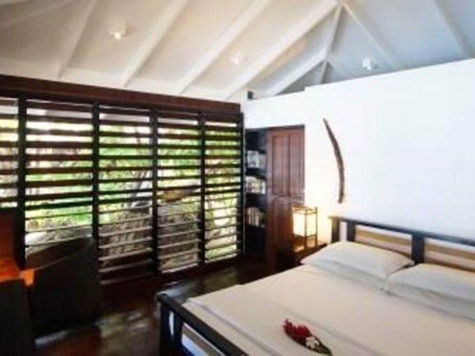 barrier beach resort