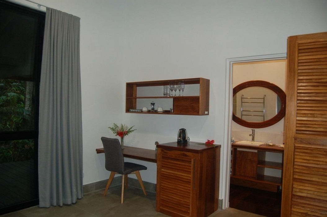 barrier beach resort