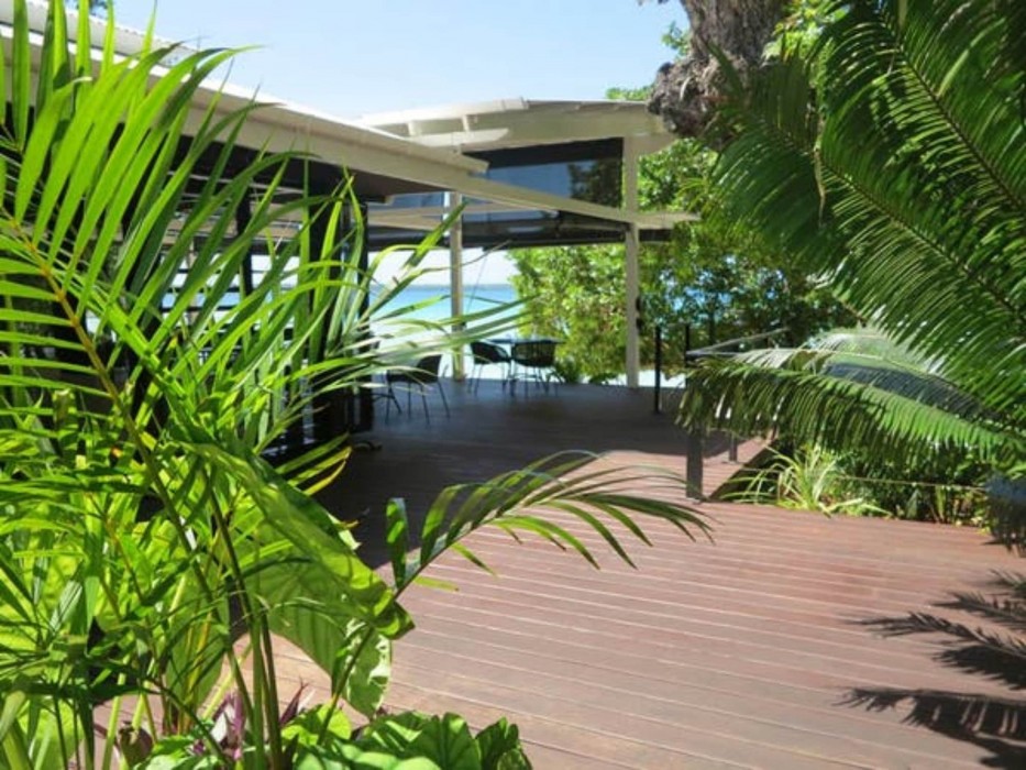 barrier beach resort