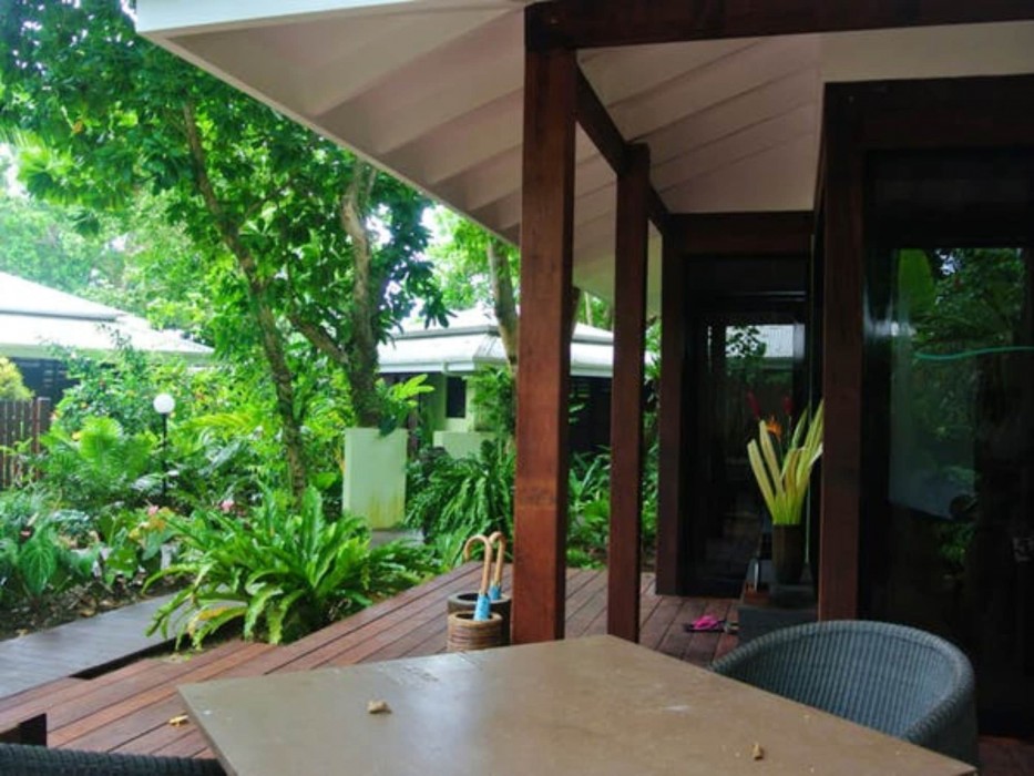barrier beach resort