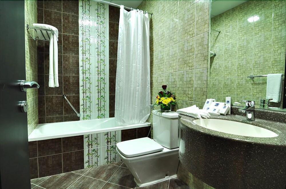 skylark hotel apartments