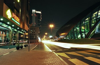 skylark hotel apartments