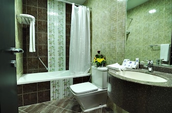 skylark hotel apartments