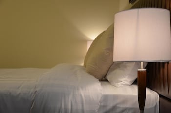 skylark hotel apartments