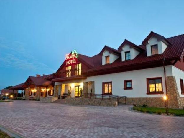 hotel dwor choiny