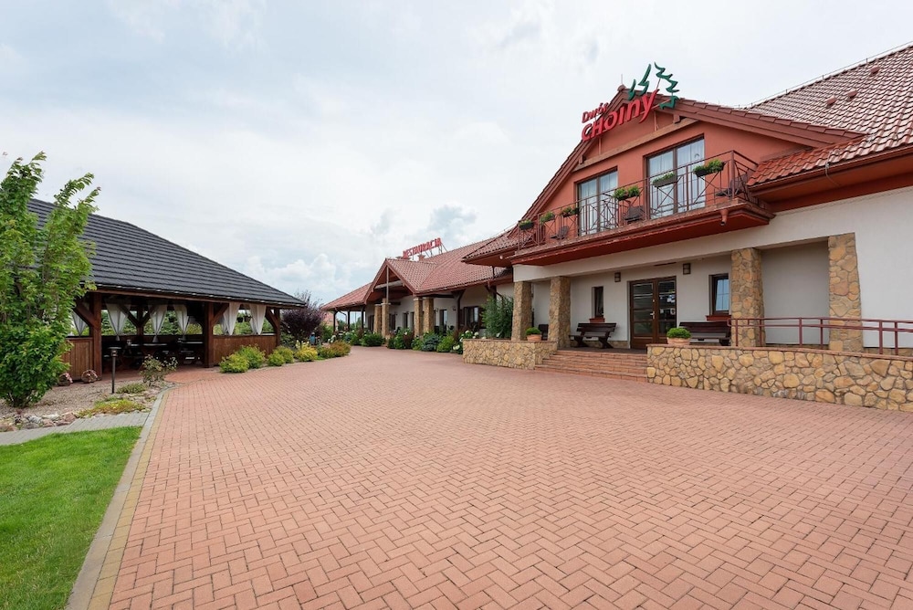 hotel dwor choiny