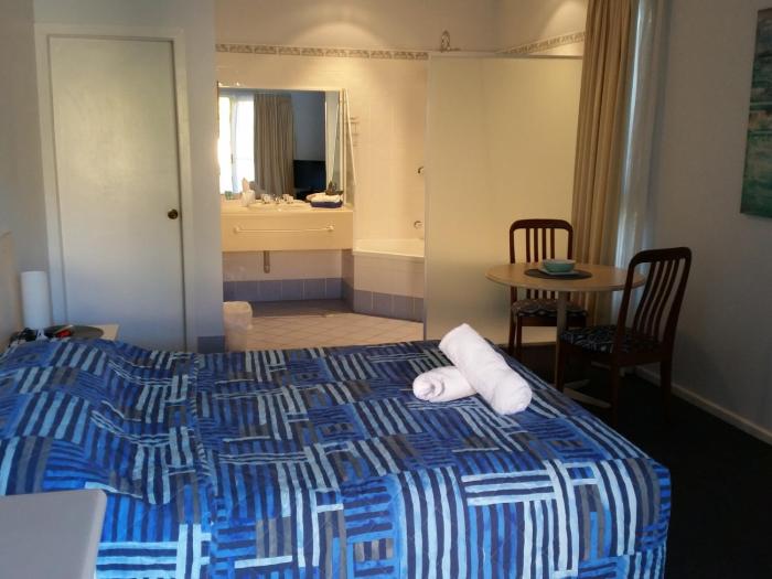 dolphins of mollymook motel