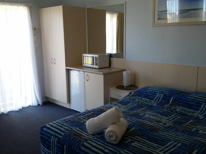 dolphins of mollymook motel