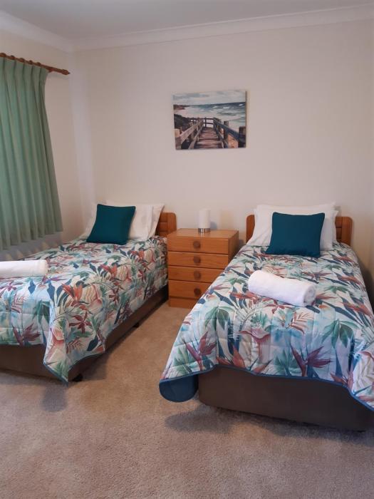dolphins of mollymook motel