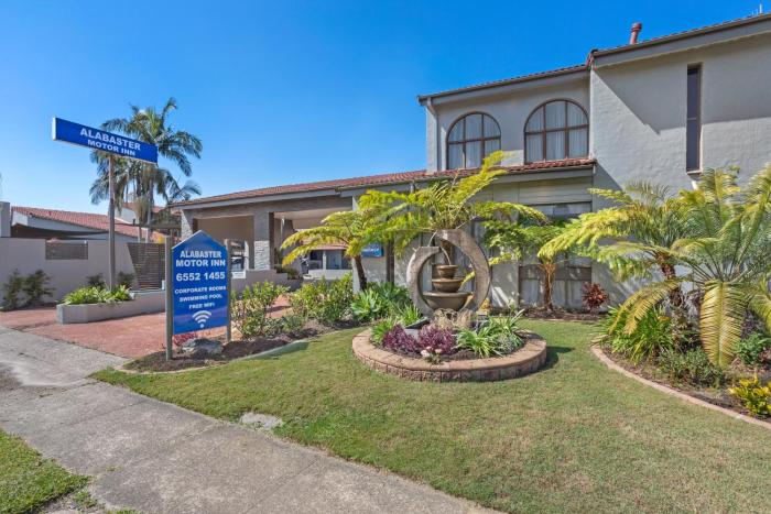 alabaster motor inn taree