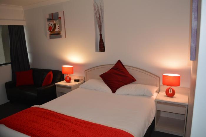 alabaster motor inn taree