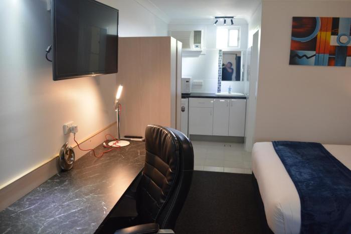 alabaster motor inn taree