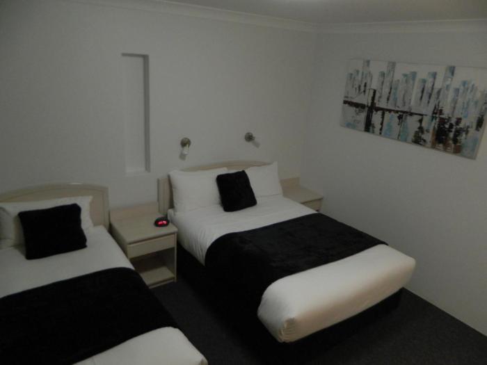 alabaster motor inn taree