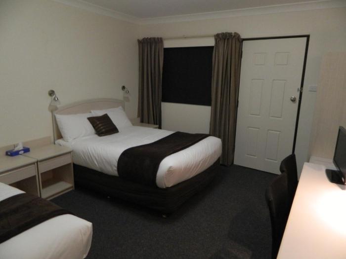 alabaster motor inn taree