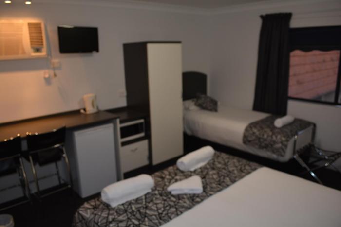 alabaster motor inn taree