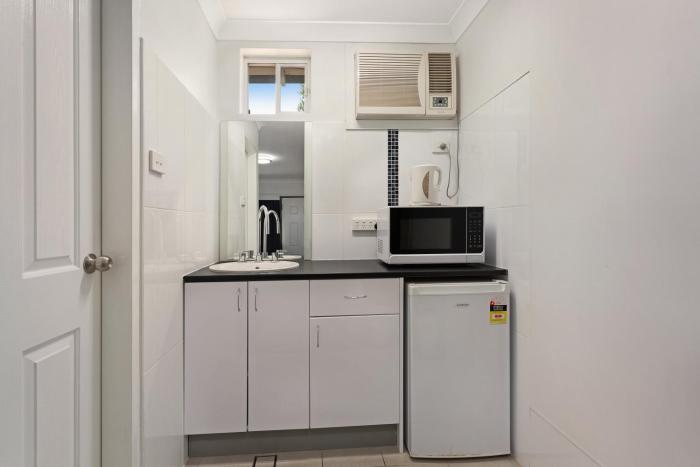 alabaster motor inn taree