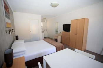 bella villa motor inn