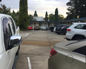 high mountains motor inn