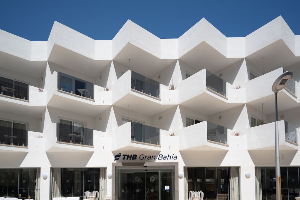 thb gran bahia hotel and apartments