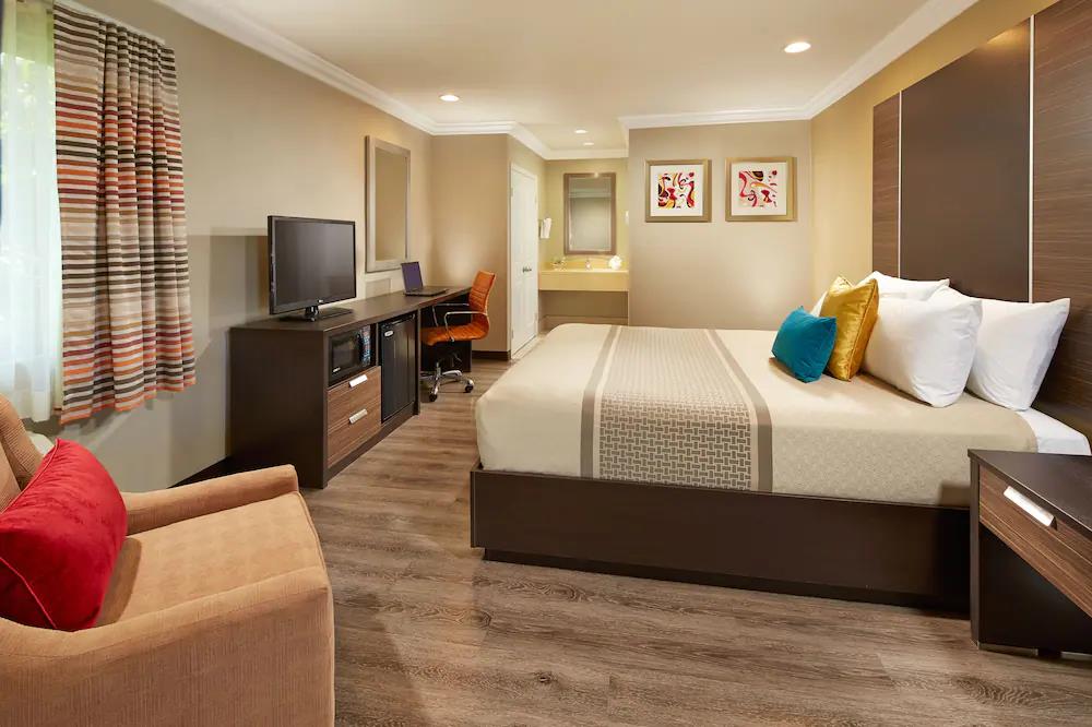 eden roc inn and suites