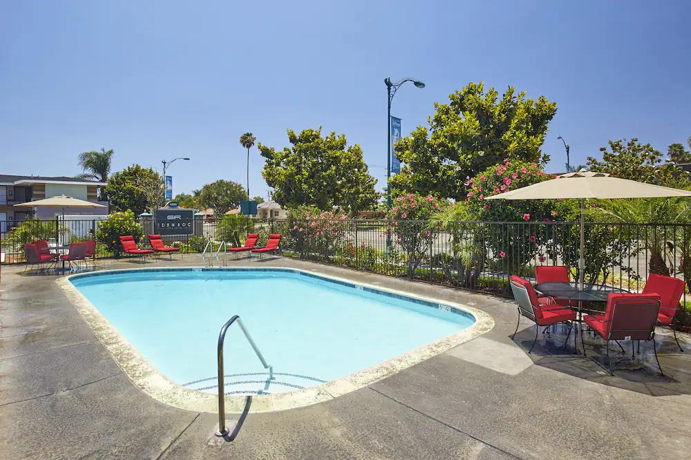 eden roc inn and suites