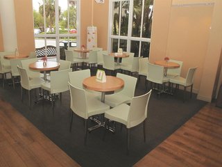 La Quinta Inn & Suites By Wyndham Naples Downtown,Naples>>Collier,3 star