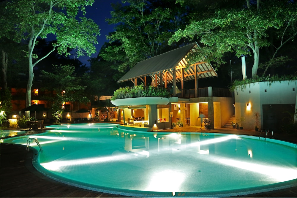 grand udawalawe safari resort
