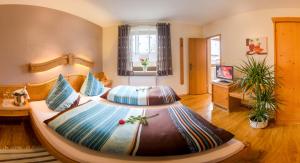 Landhotel Goldenes Kreuz,Moosbach>>Bayreuth,3 star