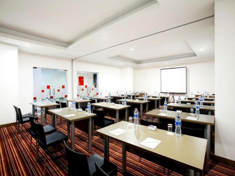 amaris hotel seasons city
