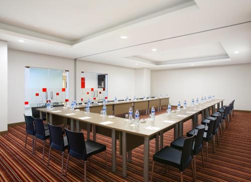 amaris hotel seasons city