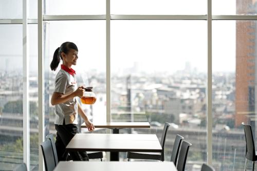 amaris hotel seasons city