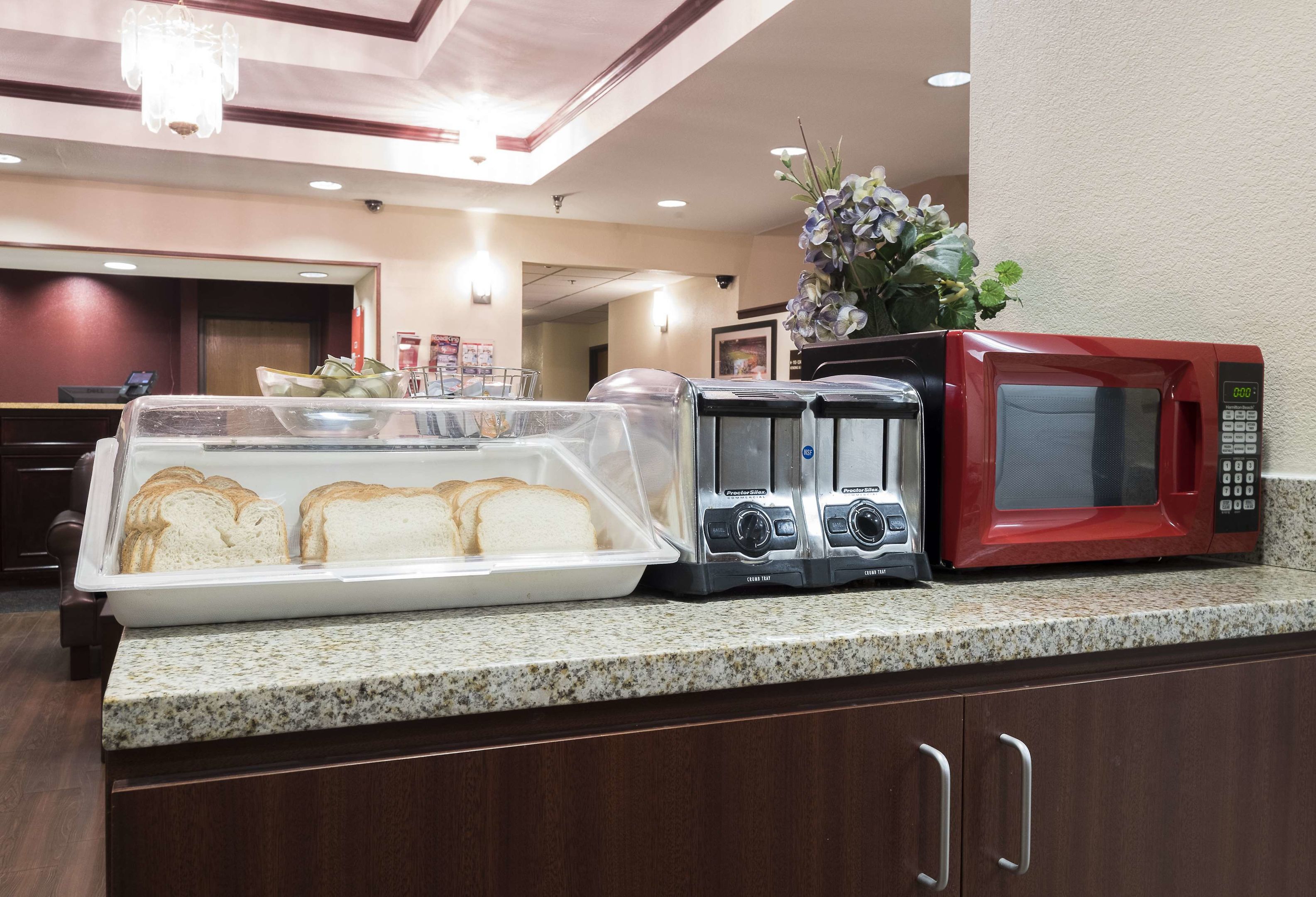 red roof inn columbus hebron