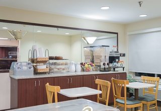 red roof inn columbus hebron