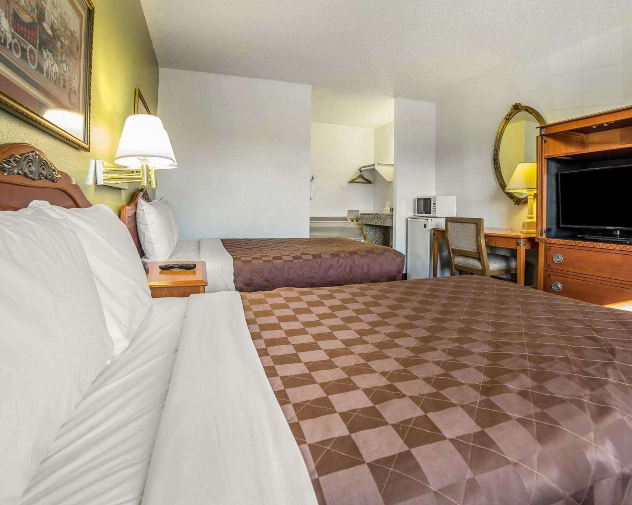 motel 6 hermison or umatila