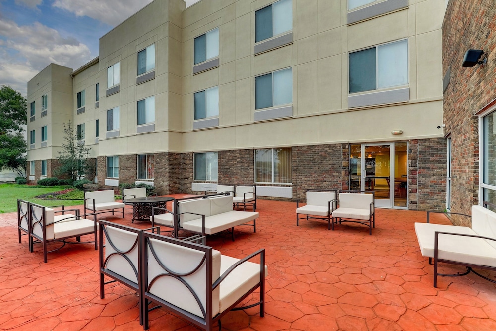 fairfield inn and suites dallas las colinas