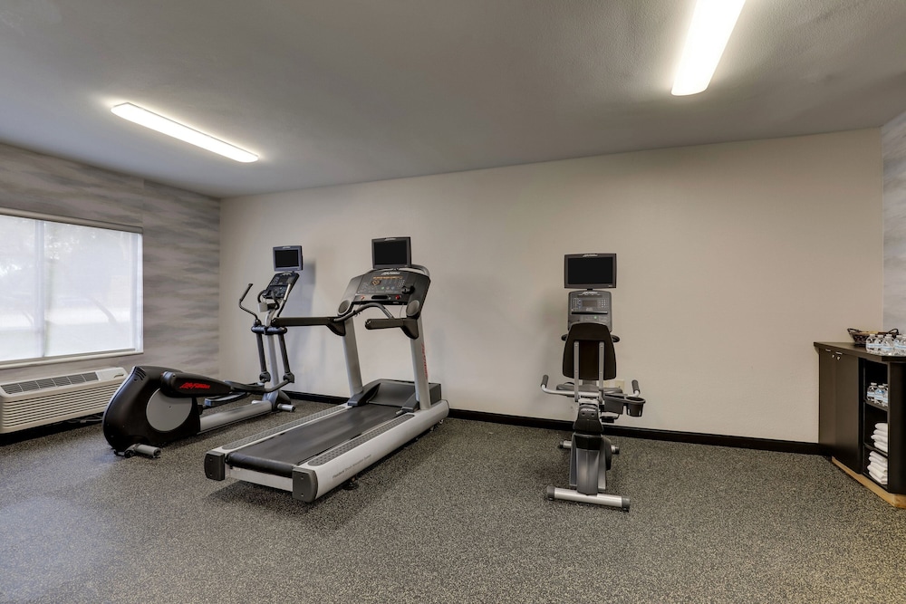 fairfield inn and suites dallas las colinas