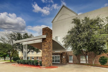 fairfield inn and suites dallas las colinas